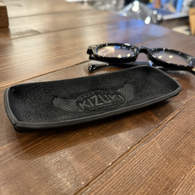 GLASSES TRAY
