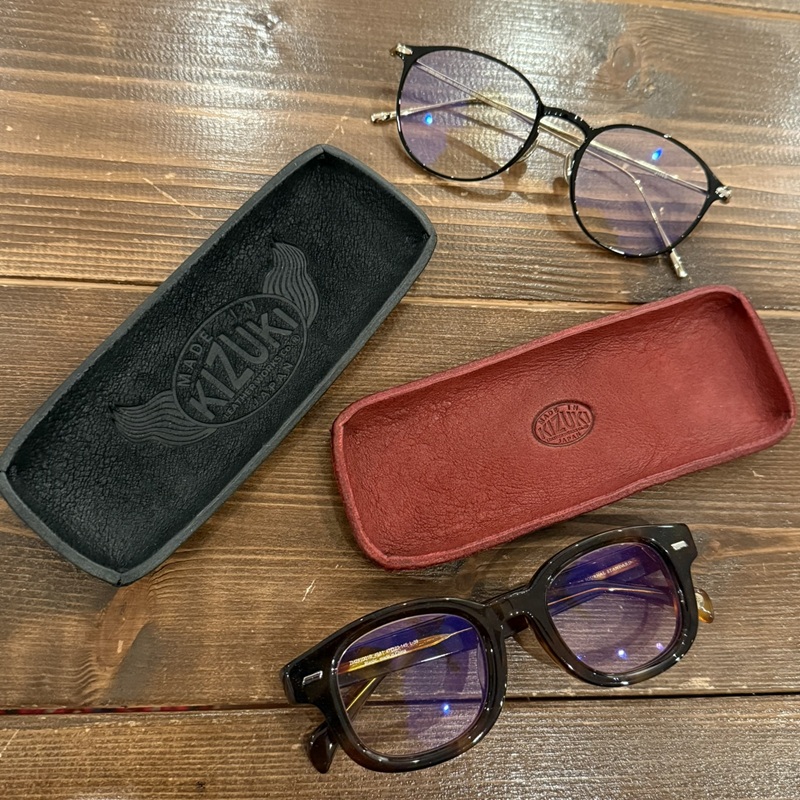 GLASSES TRAY
